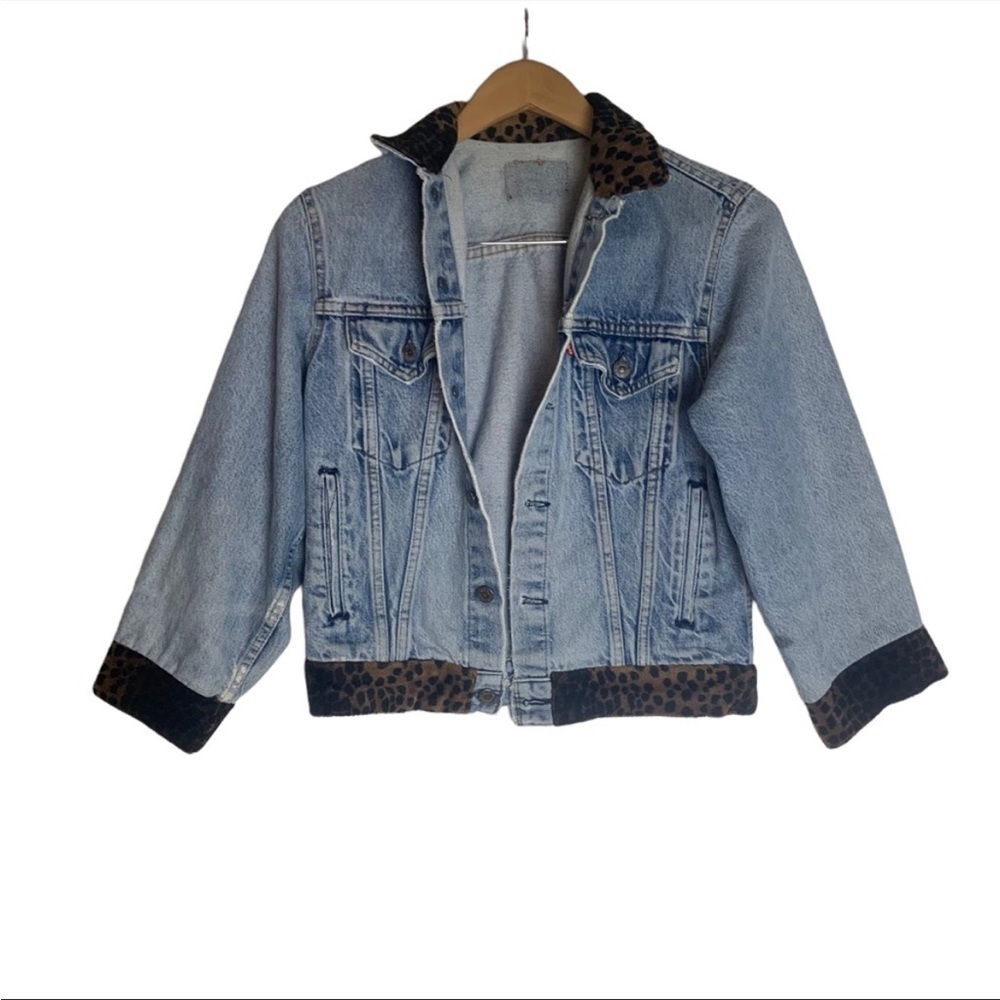 Vintage Levi’s Jean Jacket With Faux Fur Animal Print Trim Distressed Faded Worn